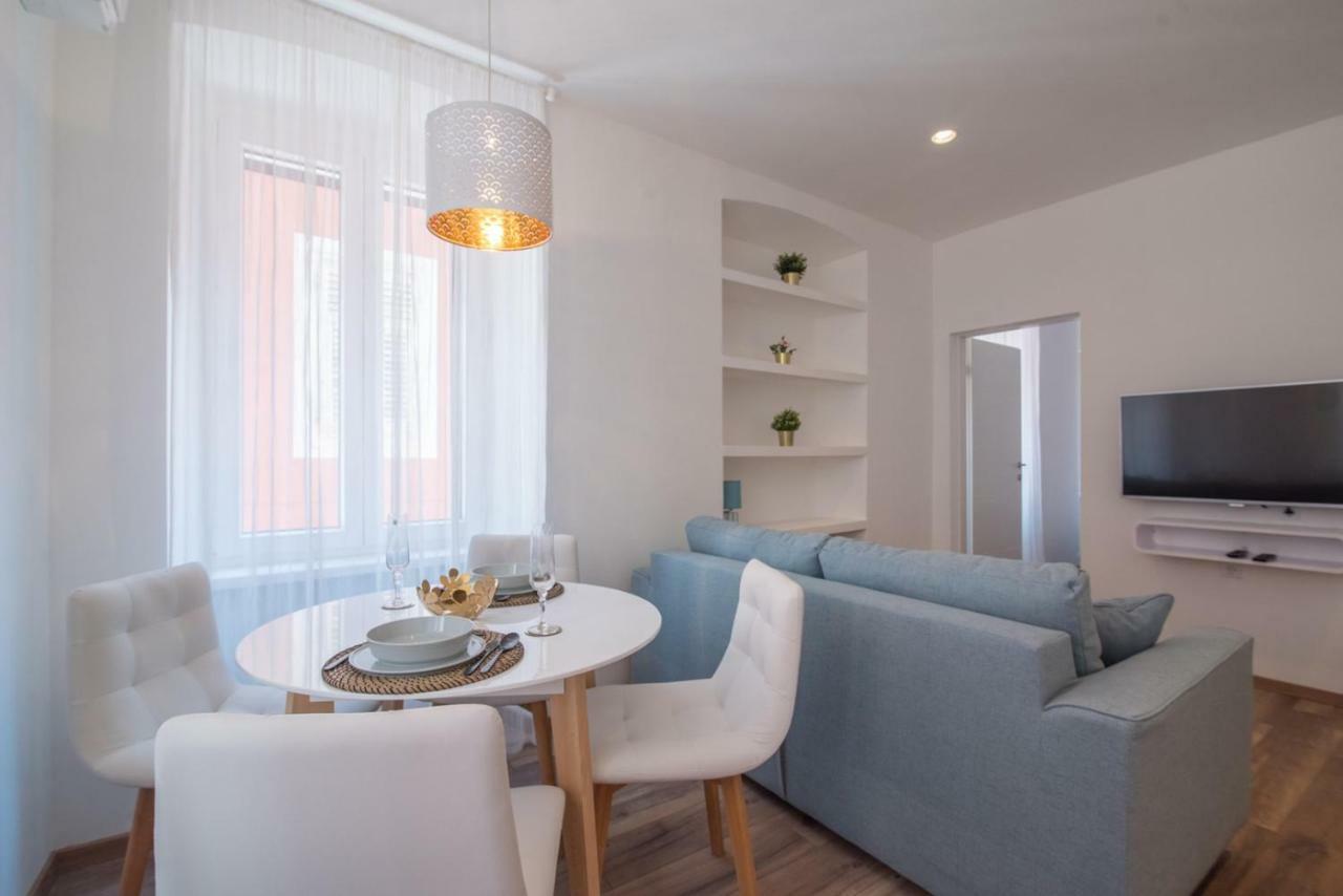Leona Deluxe Apartments Póla Kültér fotó